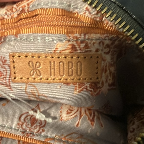 HOBO Leather Wristlet Wallet & Phone - Picture 6 of 8